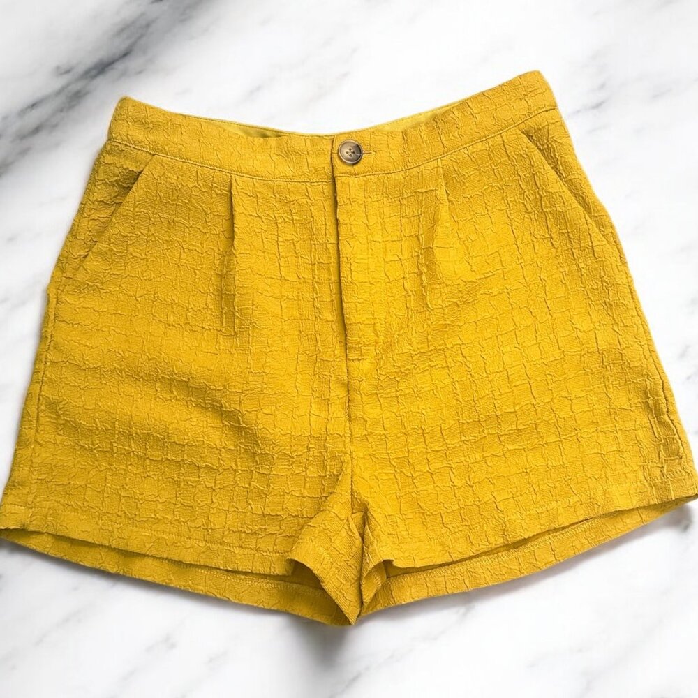 SHEIN Women's Yellow Ribbed Shorts Size 6